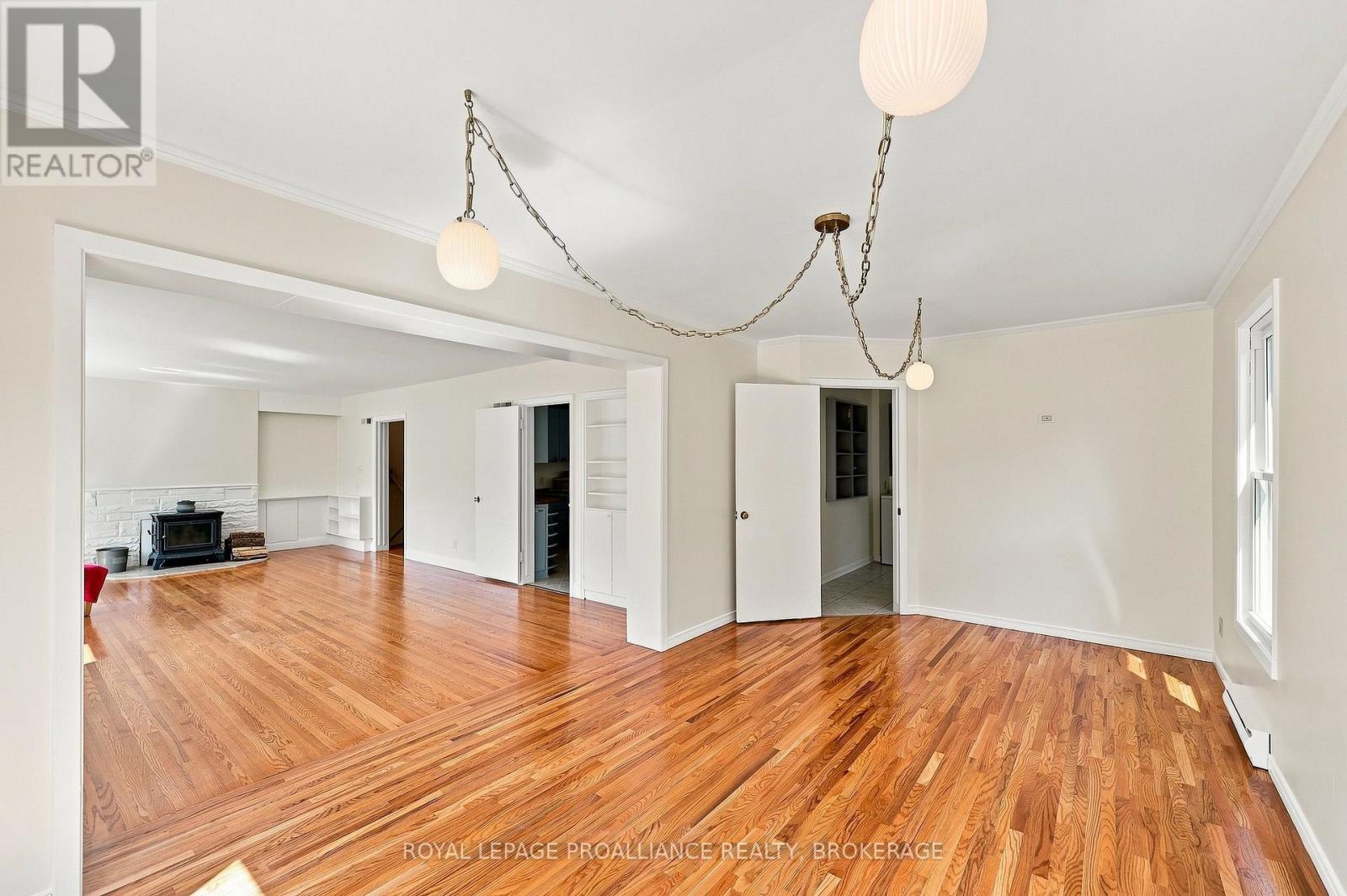 6 GRENVILLE CRESCENT - Image 13