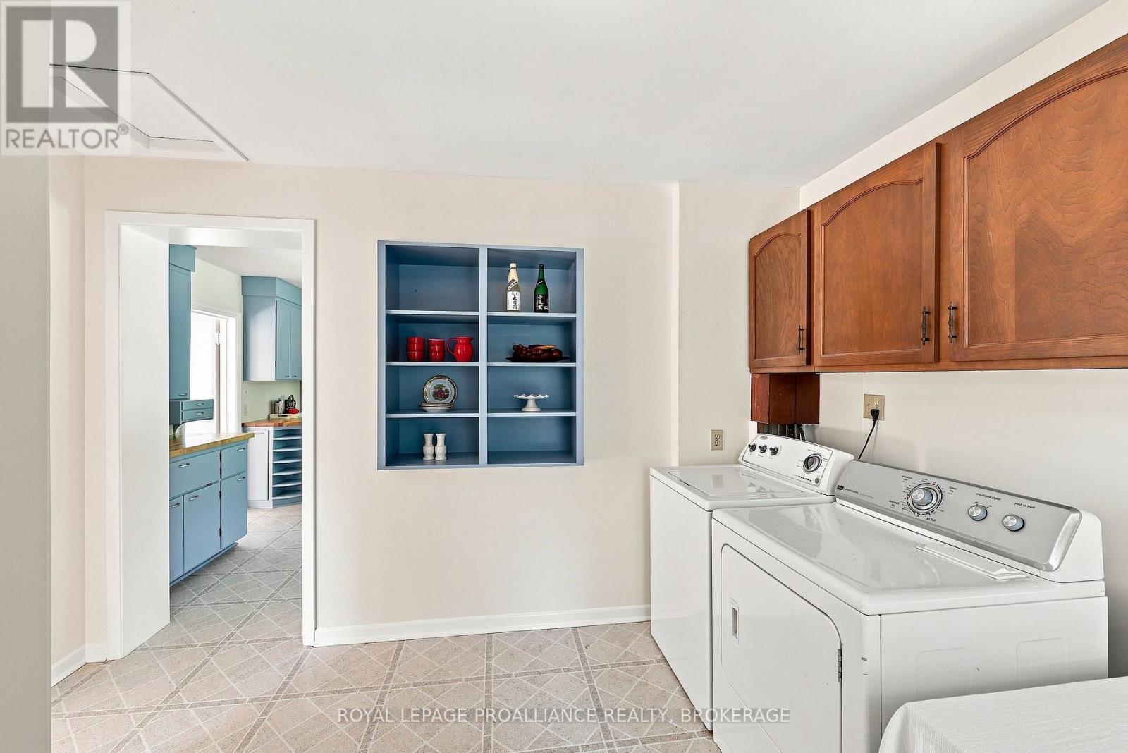 6 GRENVILLE CRESCENT - 14
