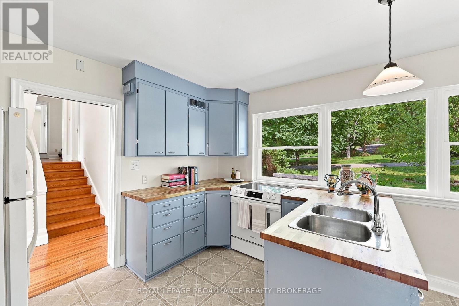 6 GRENVILLE CRESCENT - Image 19