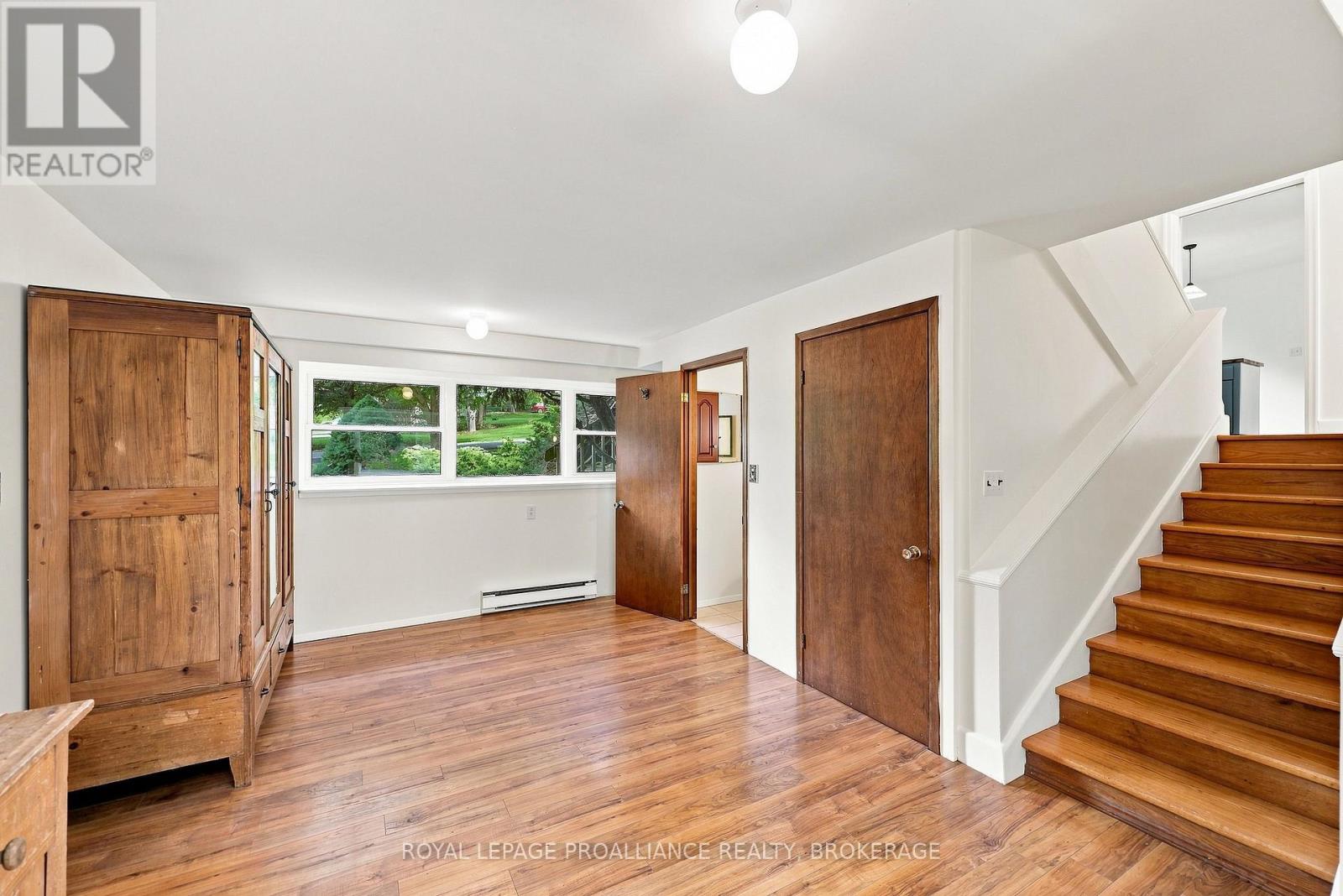 6 GRENVILLE CRESCENT - Image 26