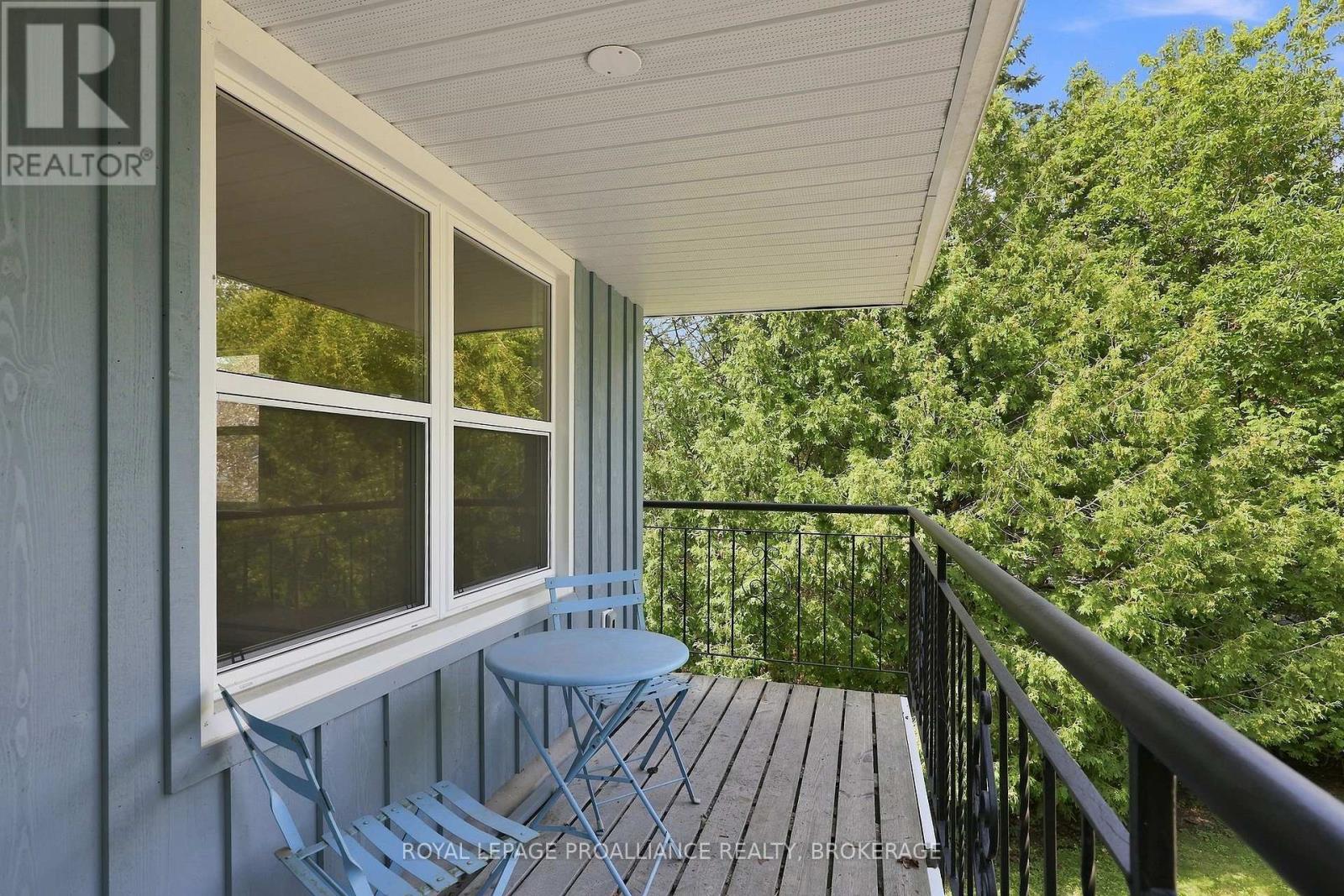 6 GRENVILLE CRESCENT - 30