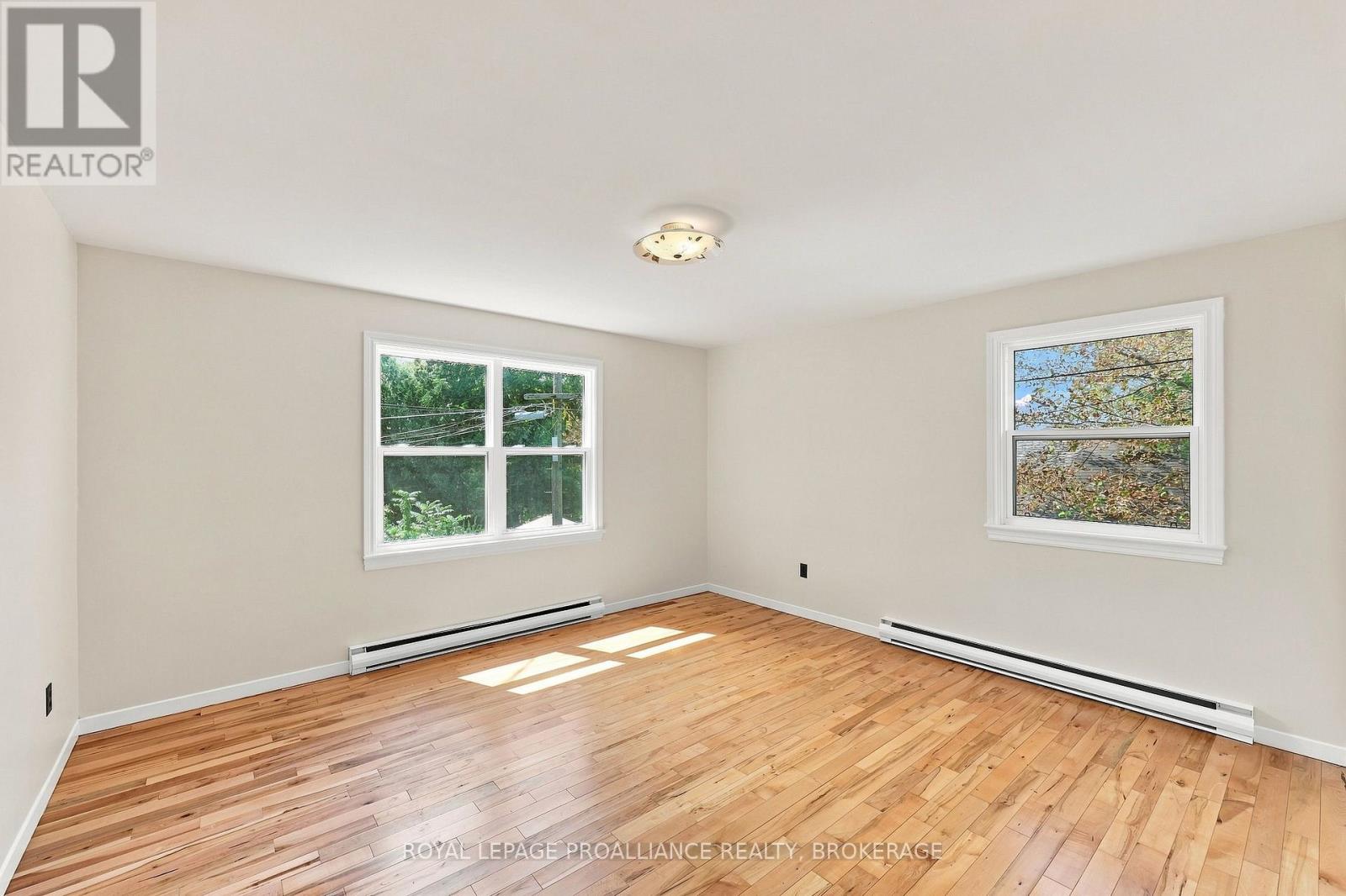 6 GRENVILLE CRESCENT - Image 36