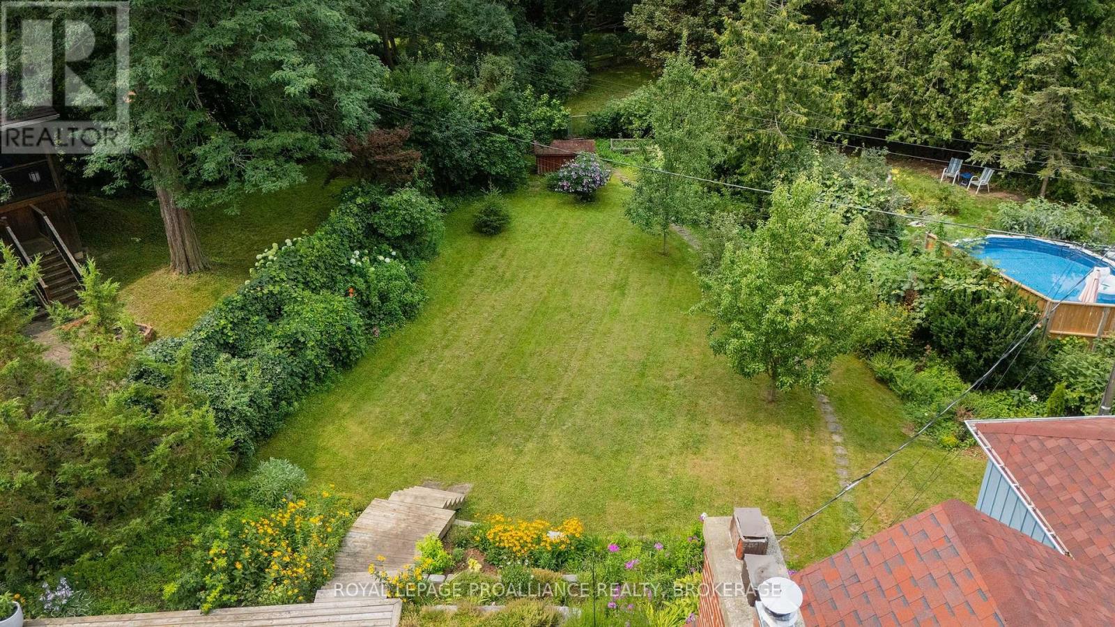 6 GRENVILLE CRESCENT - 37