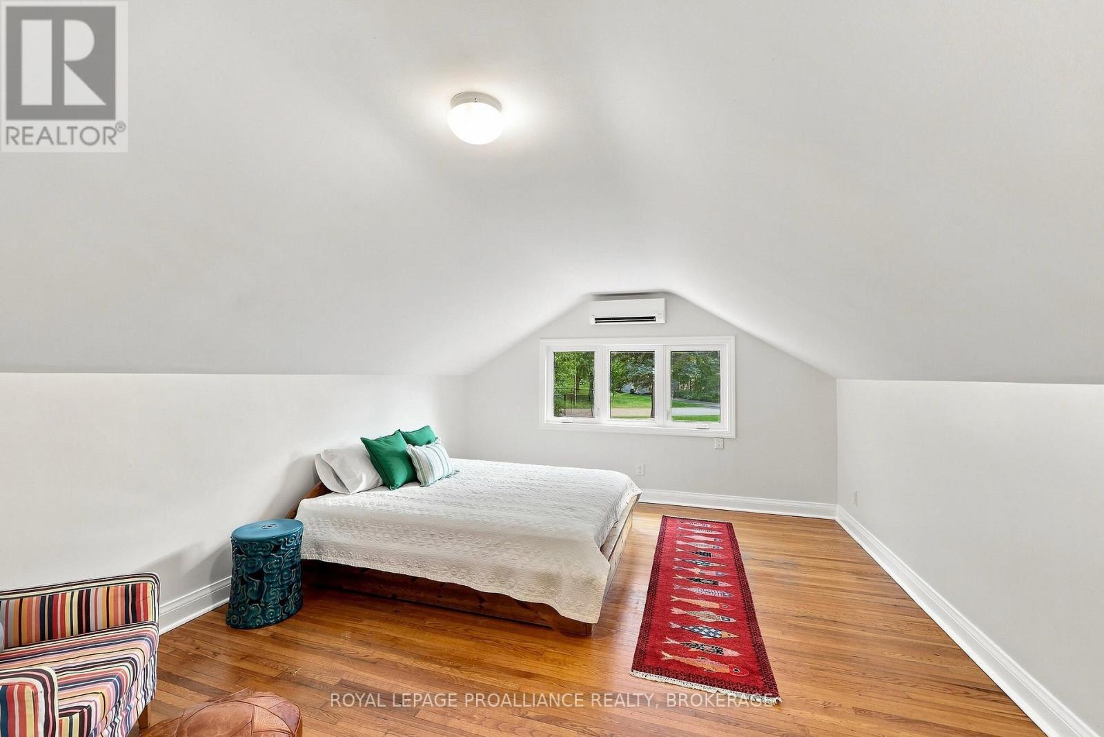 6 GRENVILLE CRESCENT - 43