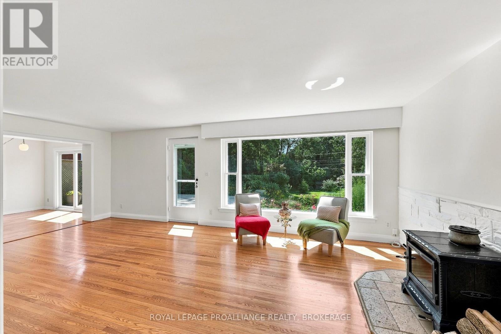 6 GRENVILLE CRESCENT - Image 8