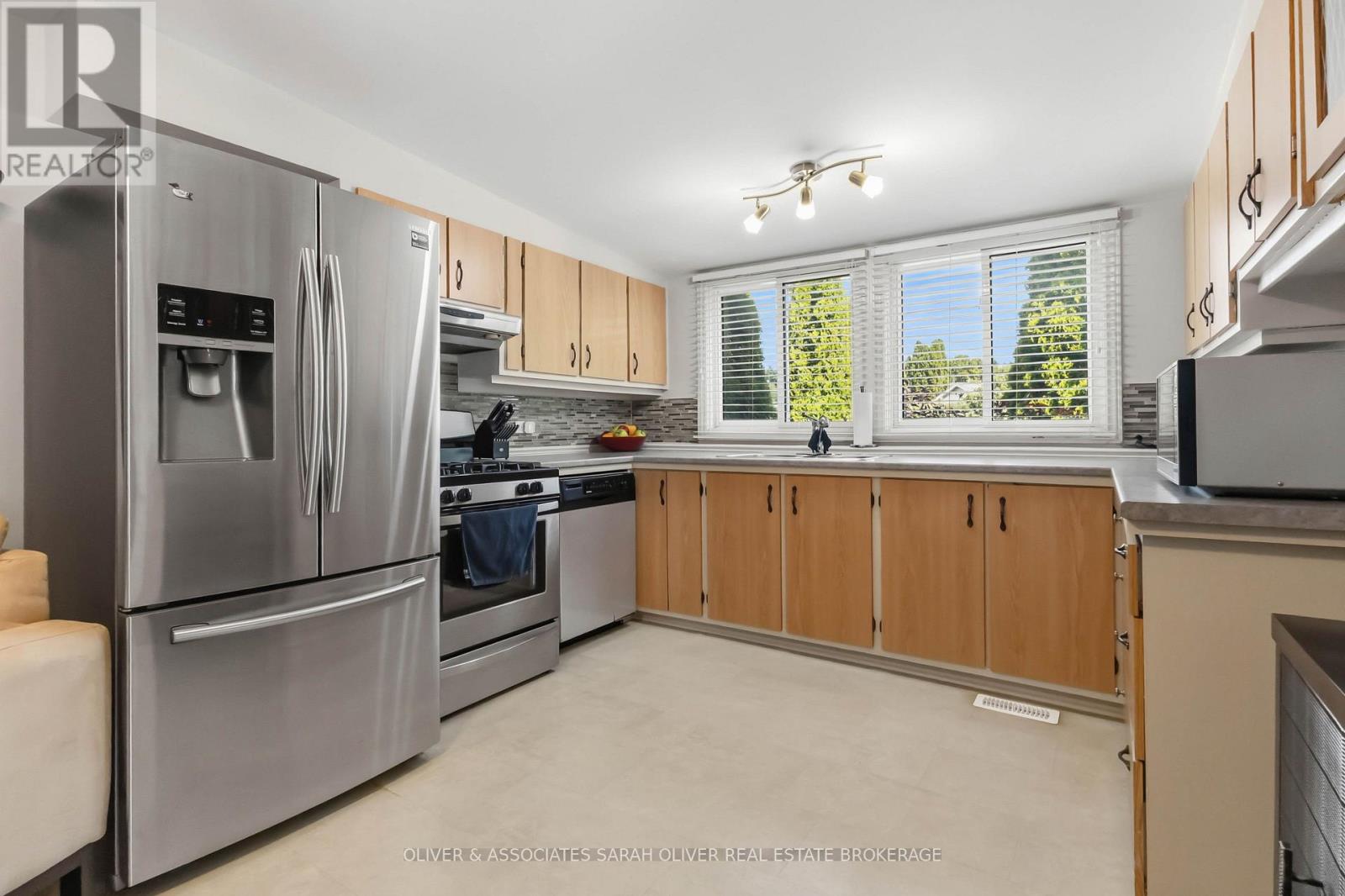 #96 198 SPRINGBANK DRIVE - 10