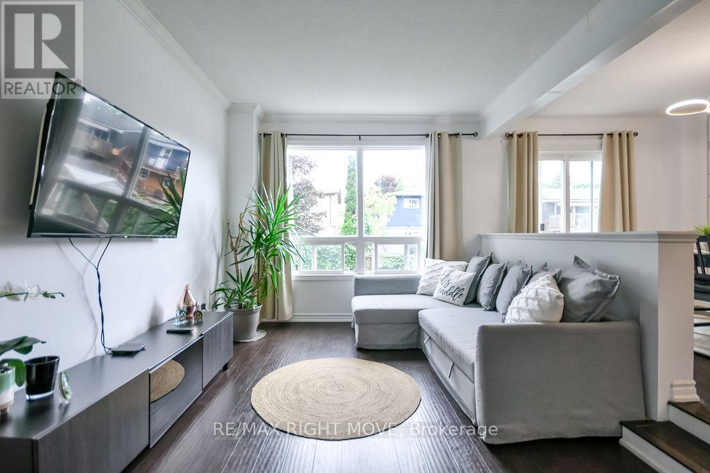#31 12 LANKIN BOULEVARD - Image 11