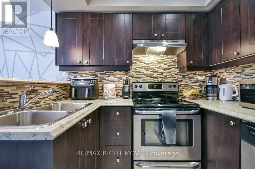 #31 12 LANKIN BOULEVARD - 19