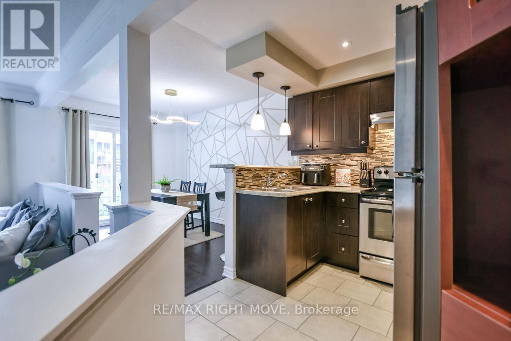 #31 12 LANKIN BOULEVARD - Image 20