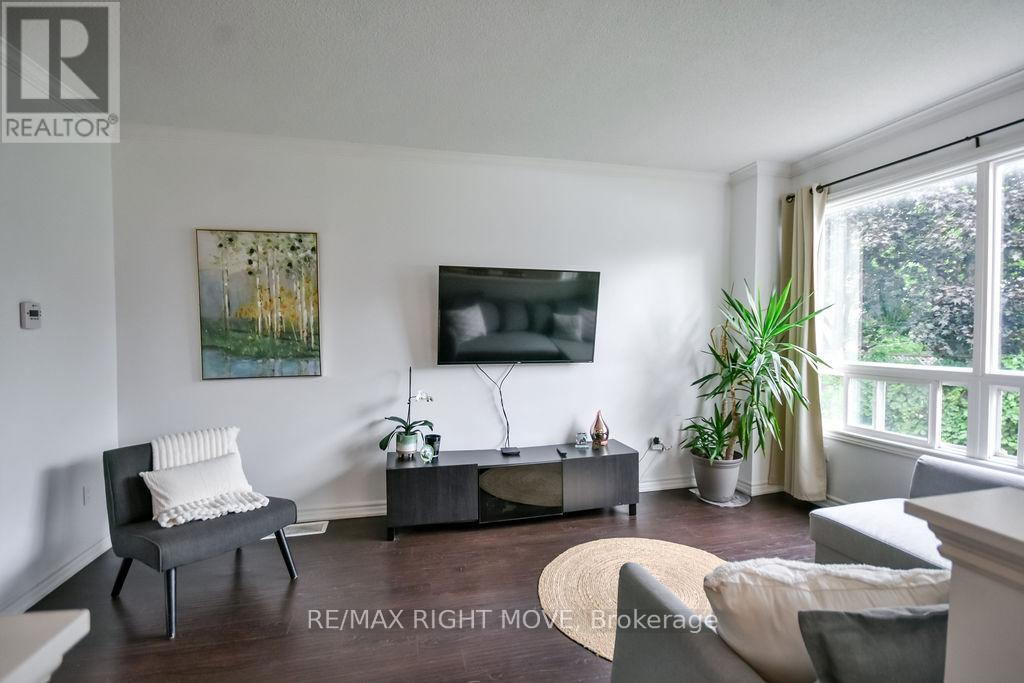 #31 12 LANKIN BOULEVARD - 21