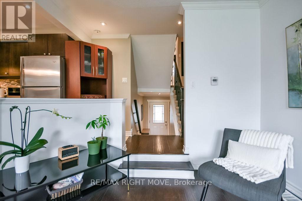 #31 12 LANKIN BOULEVARD - Image 22