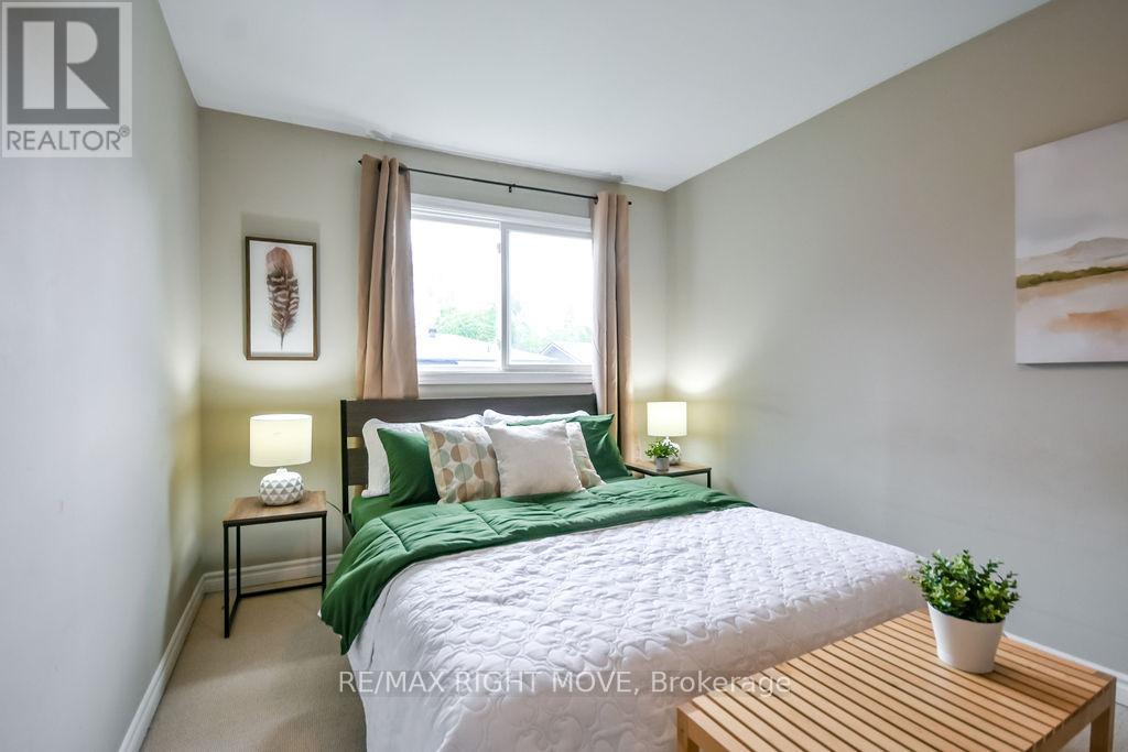 #31 12 LANKIN BOULEVARD - Image 32