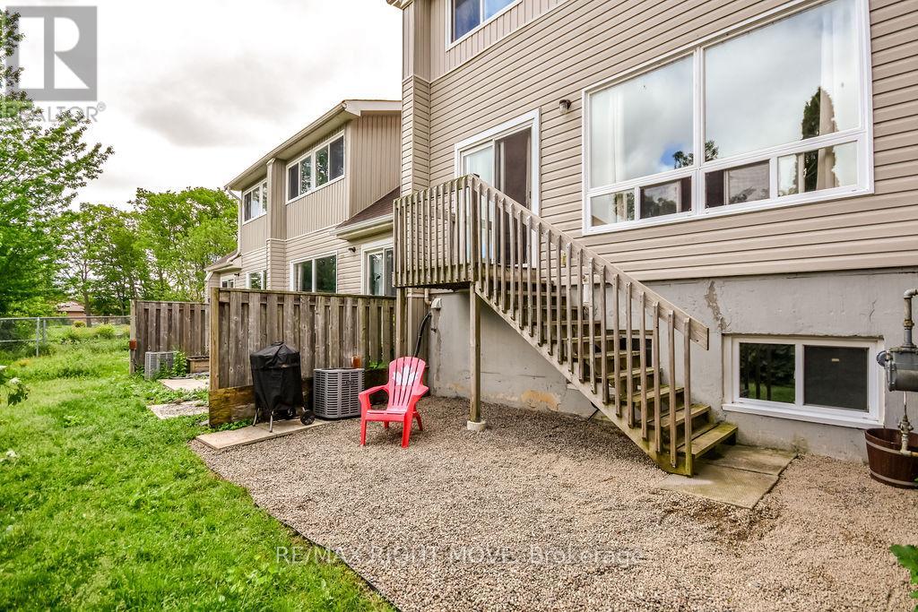 #31 12 LANKIN BOULEVARD - Image 37