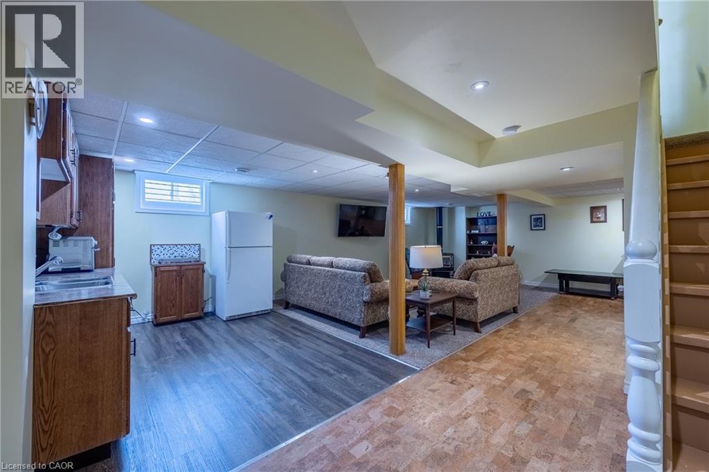 21 KELLY Drive - 21
