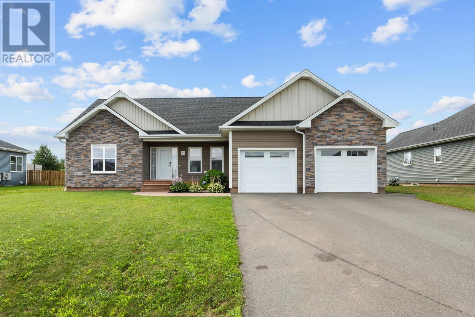 31 Lantern Crescent - 2
