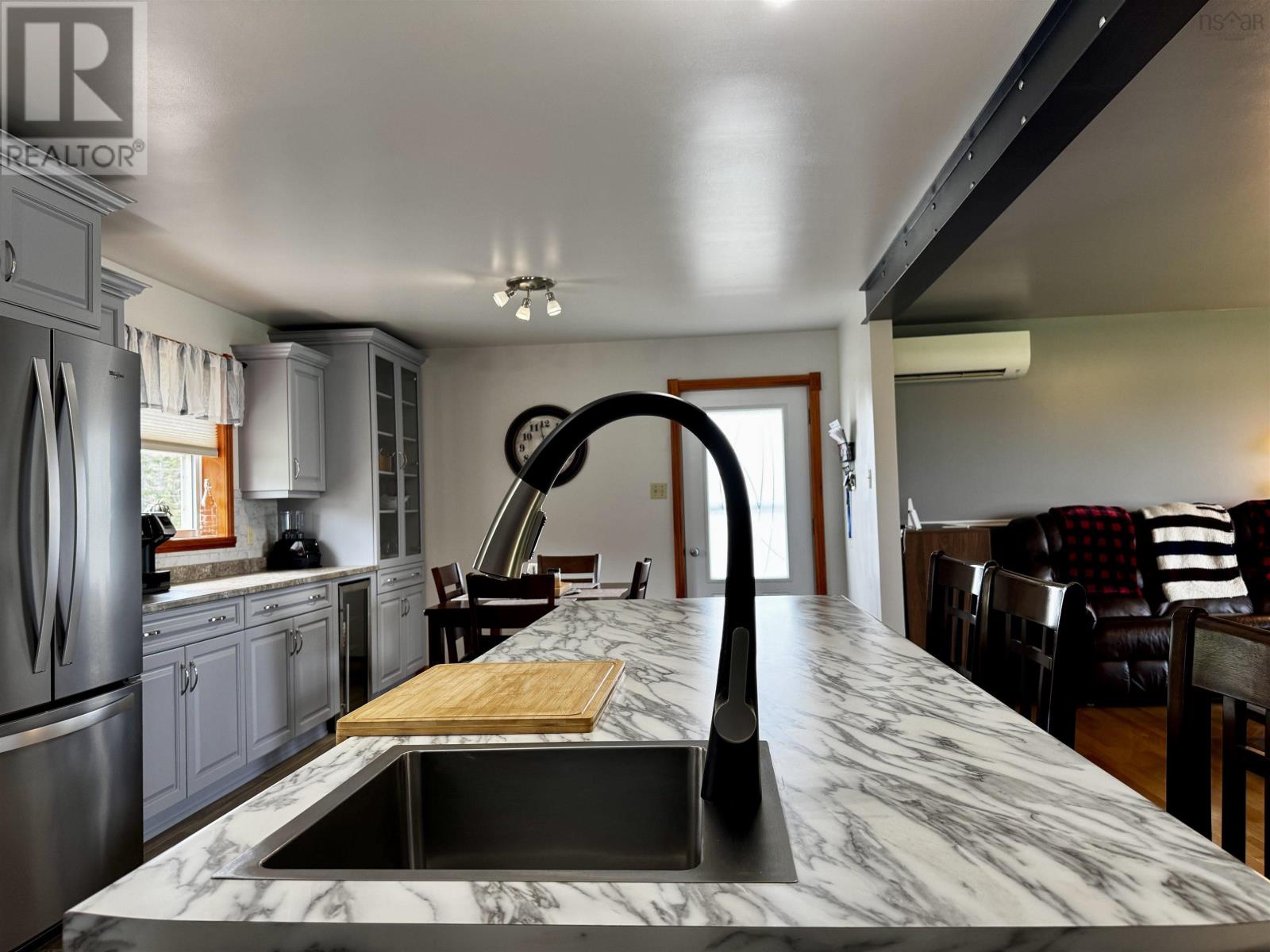 110 De Raymond St. - Image 13