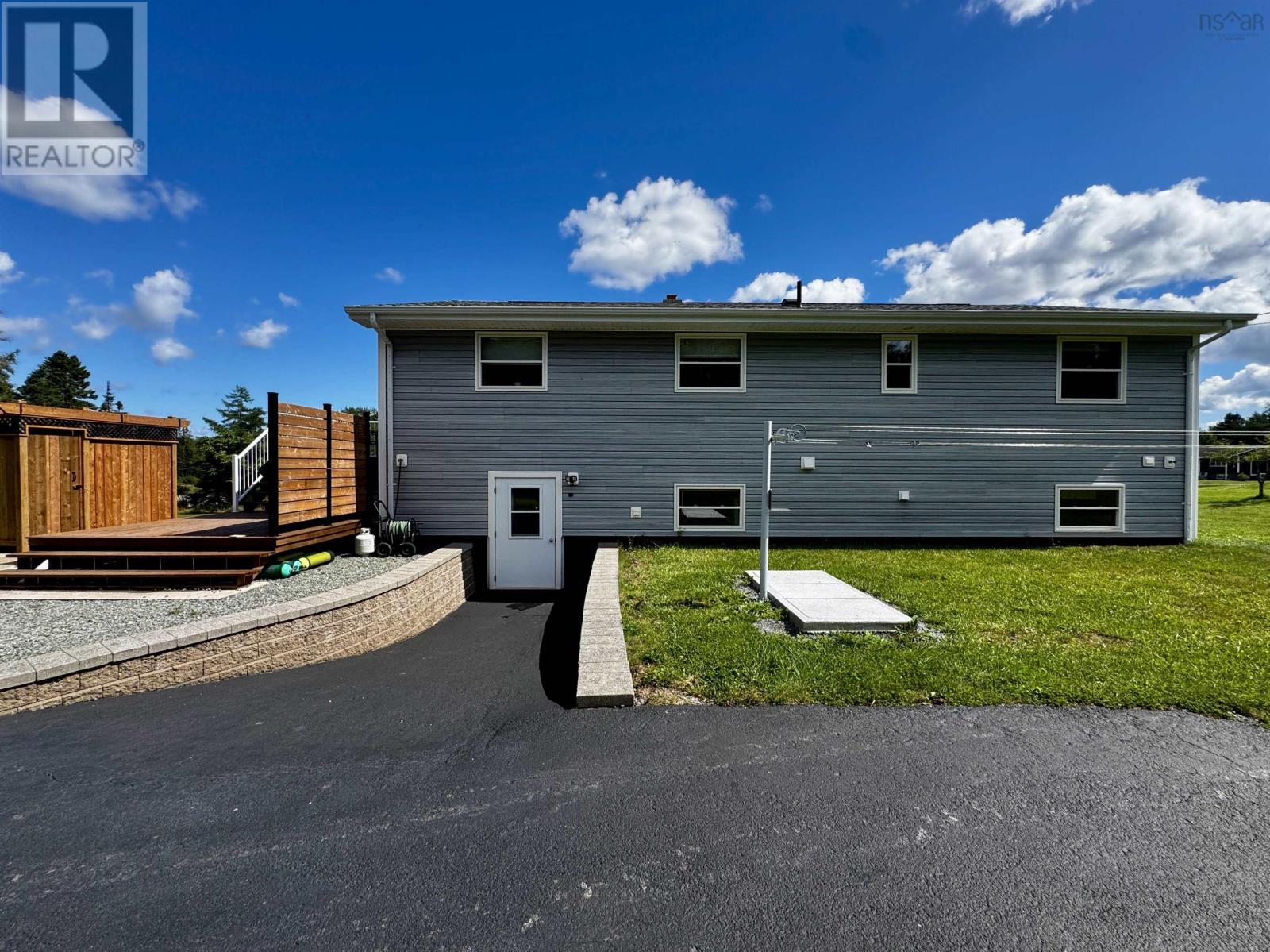 110 De Raymond St. - Image 9