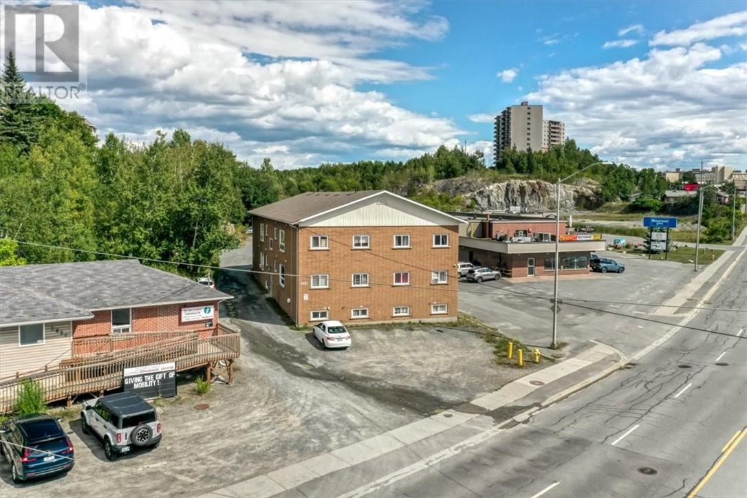 1492 Regent Street, Greater Sudbury, Ontario, P3E3Z6, Greater Sudbury, Ontario — photo 2 of 5