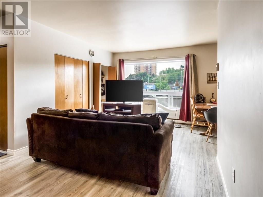 1492 Regent Street - 23