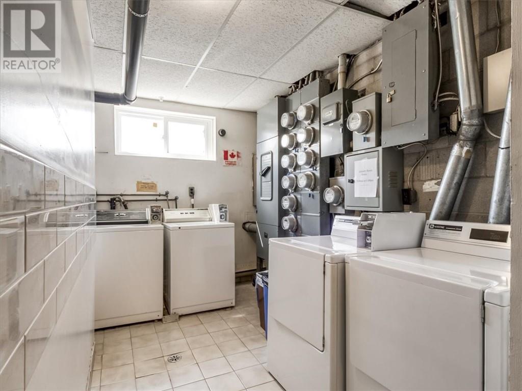 1492 Regent Street - Image 40