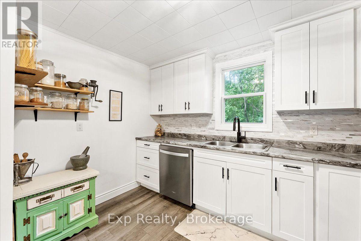 26 SHERBOURNE STREET N - Image 18