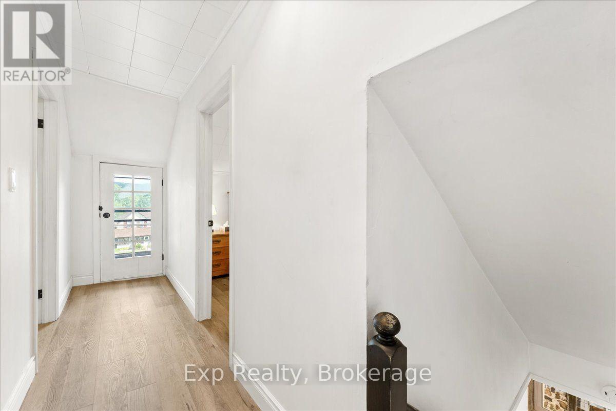 26 SHERBOURNE STREET N - 29