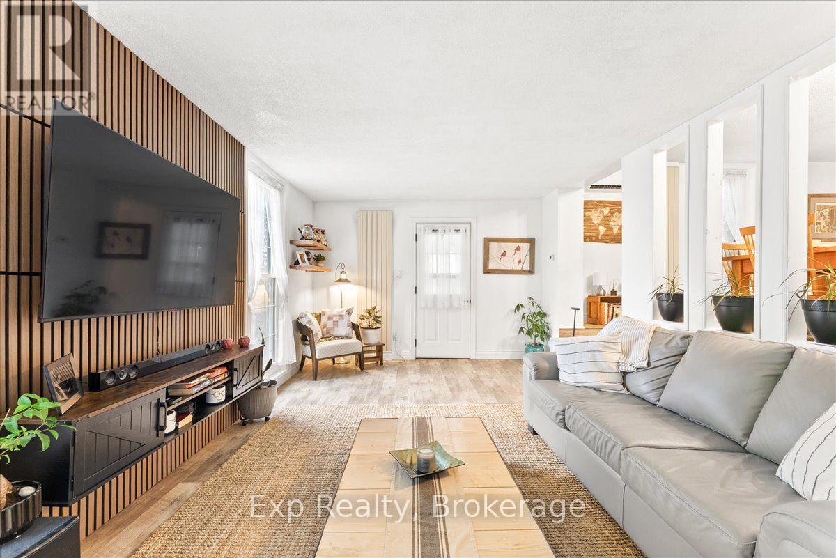 26 SHERBOURNE STREET N - Image 9