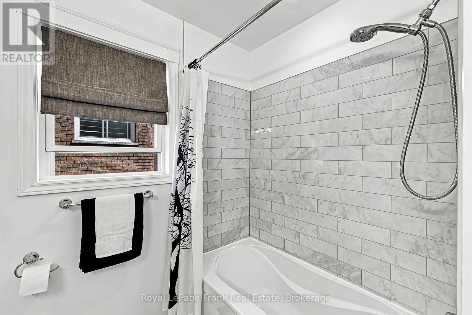 1846 STRATTON AVENUE - 23