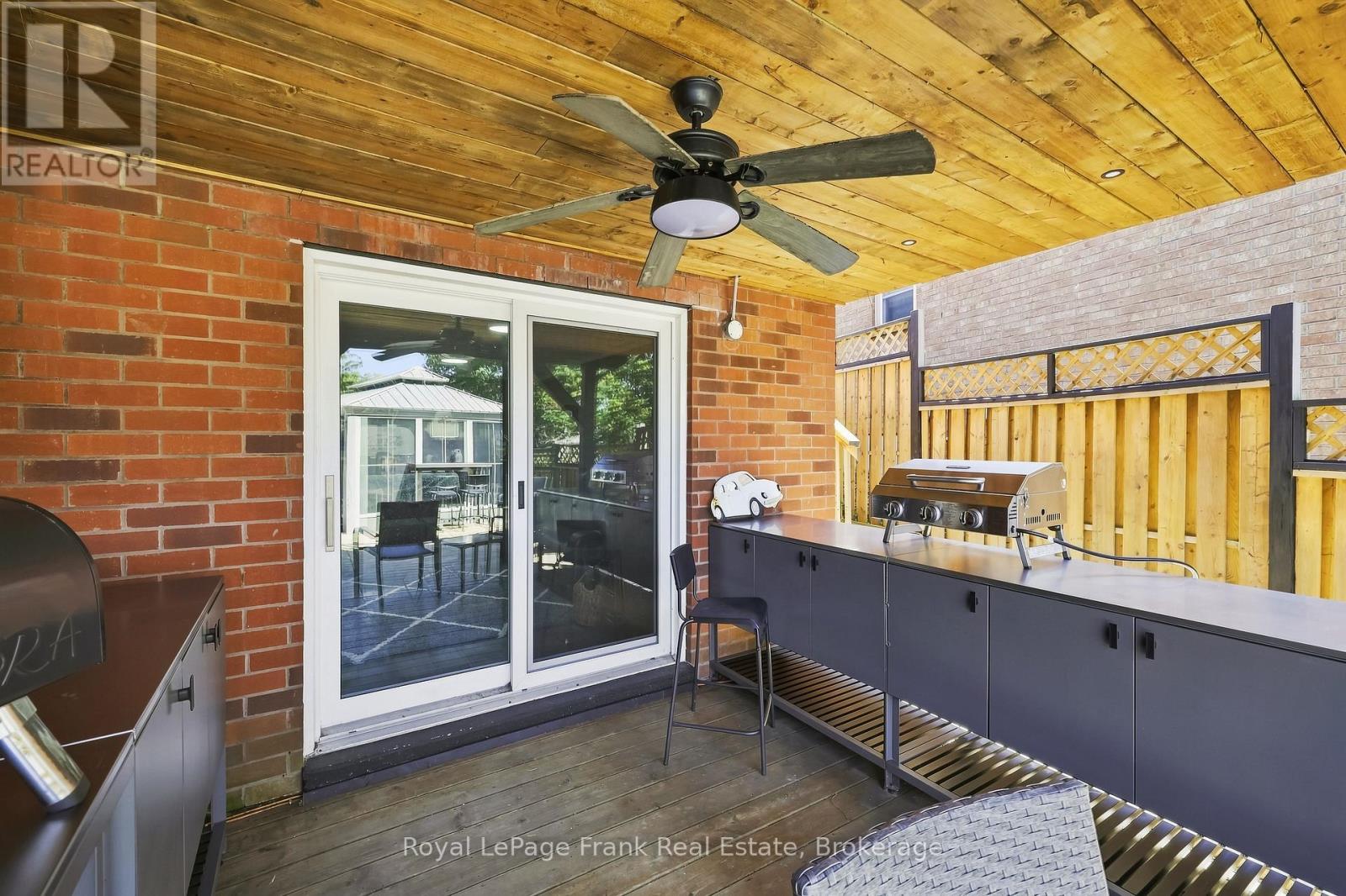 1846 STRATTON AVENUE - 36