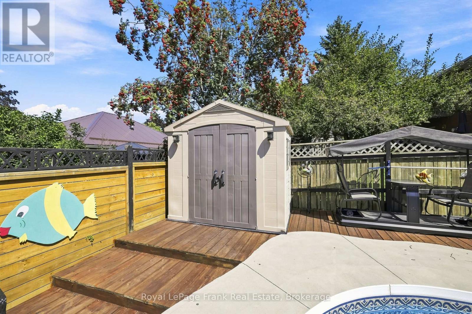 1846 STRATTON AVENUE - 39