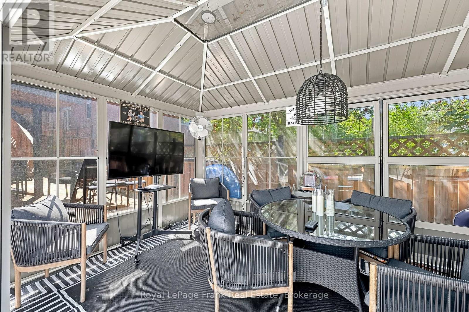 1846 STRATTON AVENUE - 42