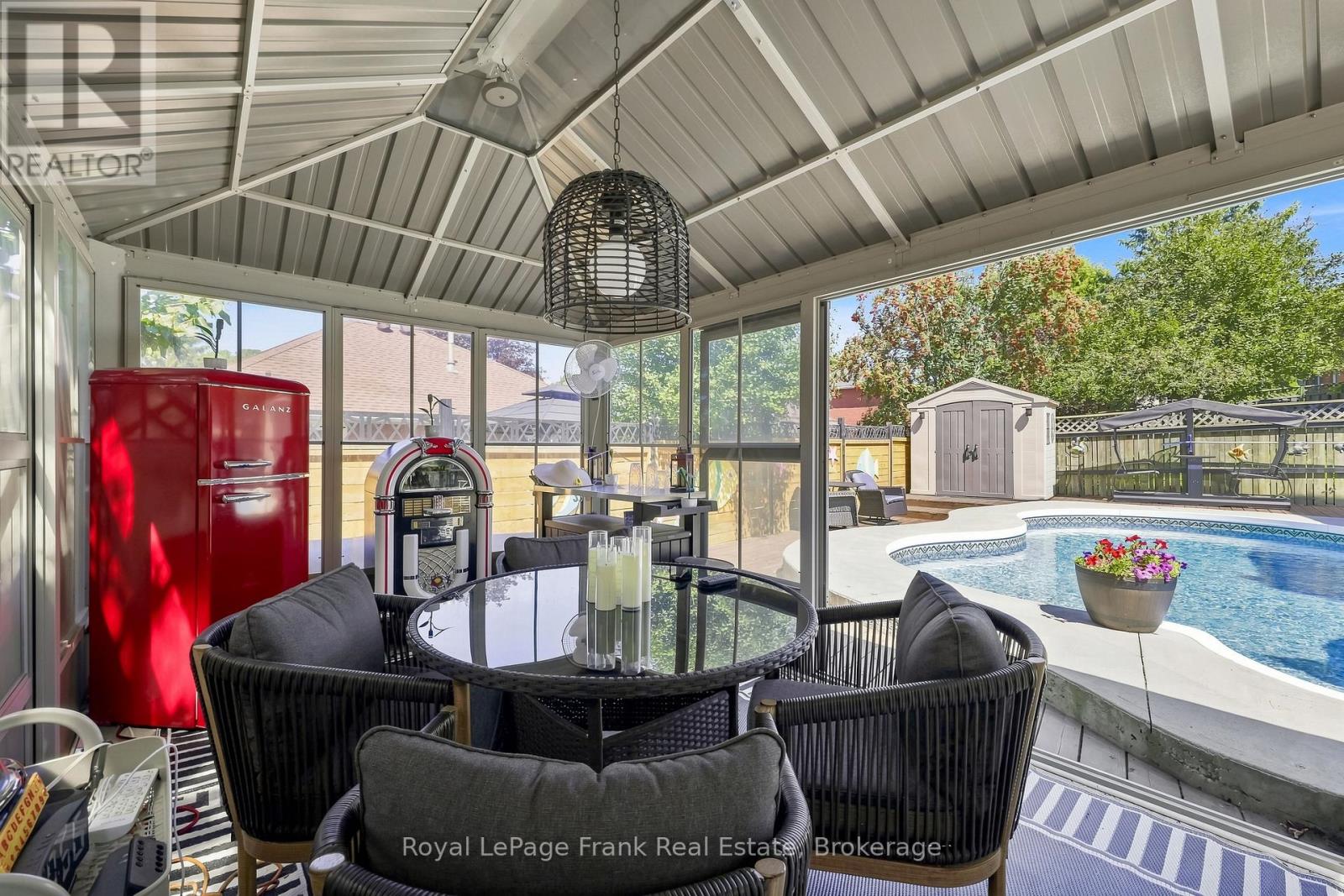 1846 STRATTON AVENUE - 43