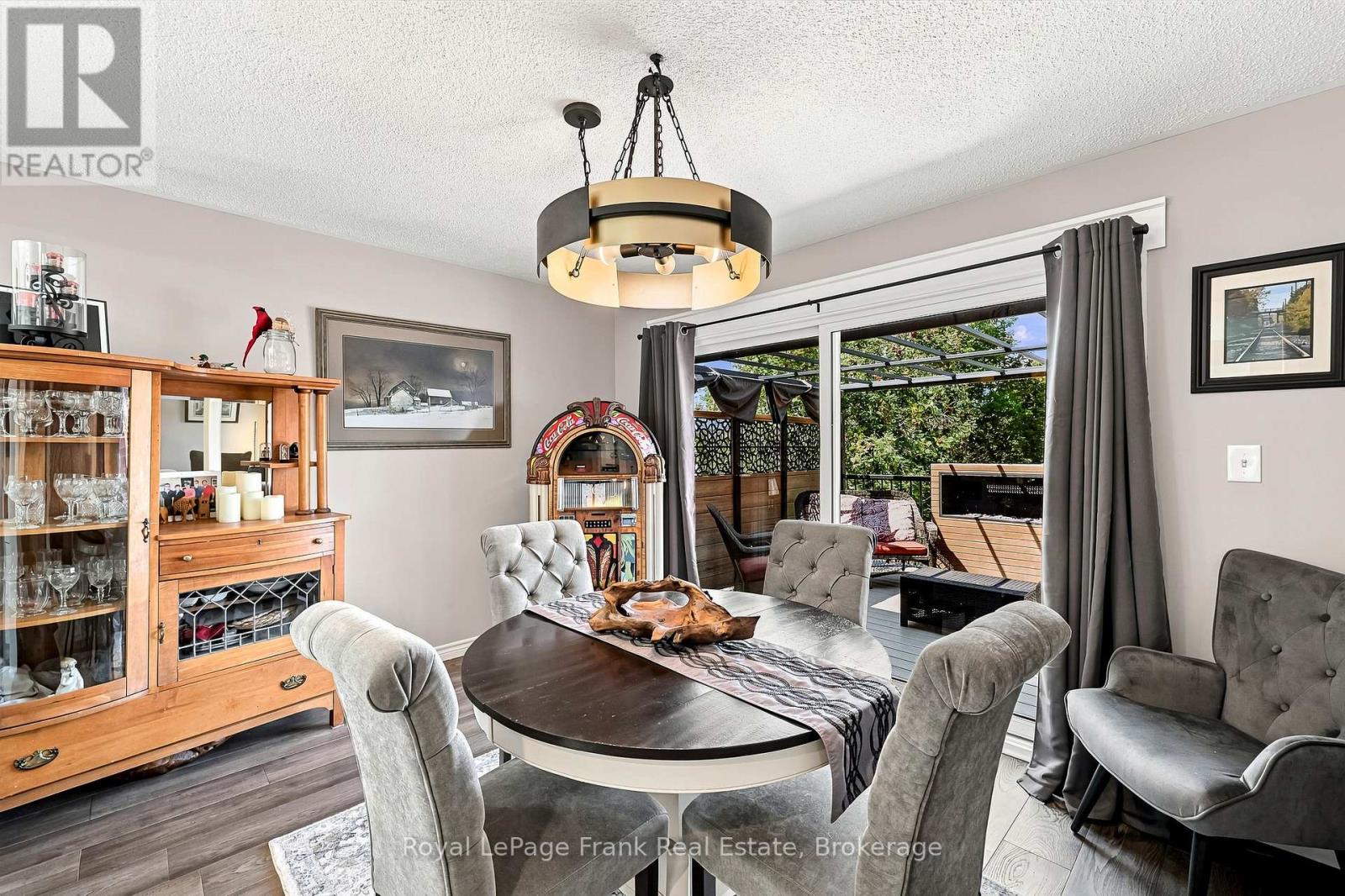 1846 STRATTON AVENUE - 9