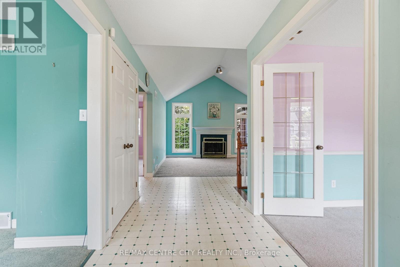 90 MORAINE CRESCENT - 7
