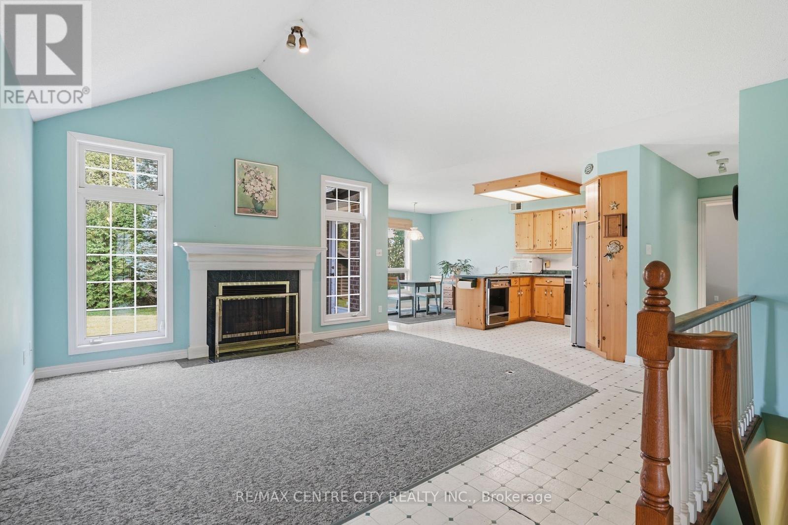 90 MORAINE CRESCENT - 8