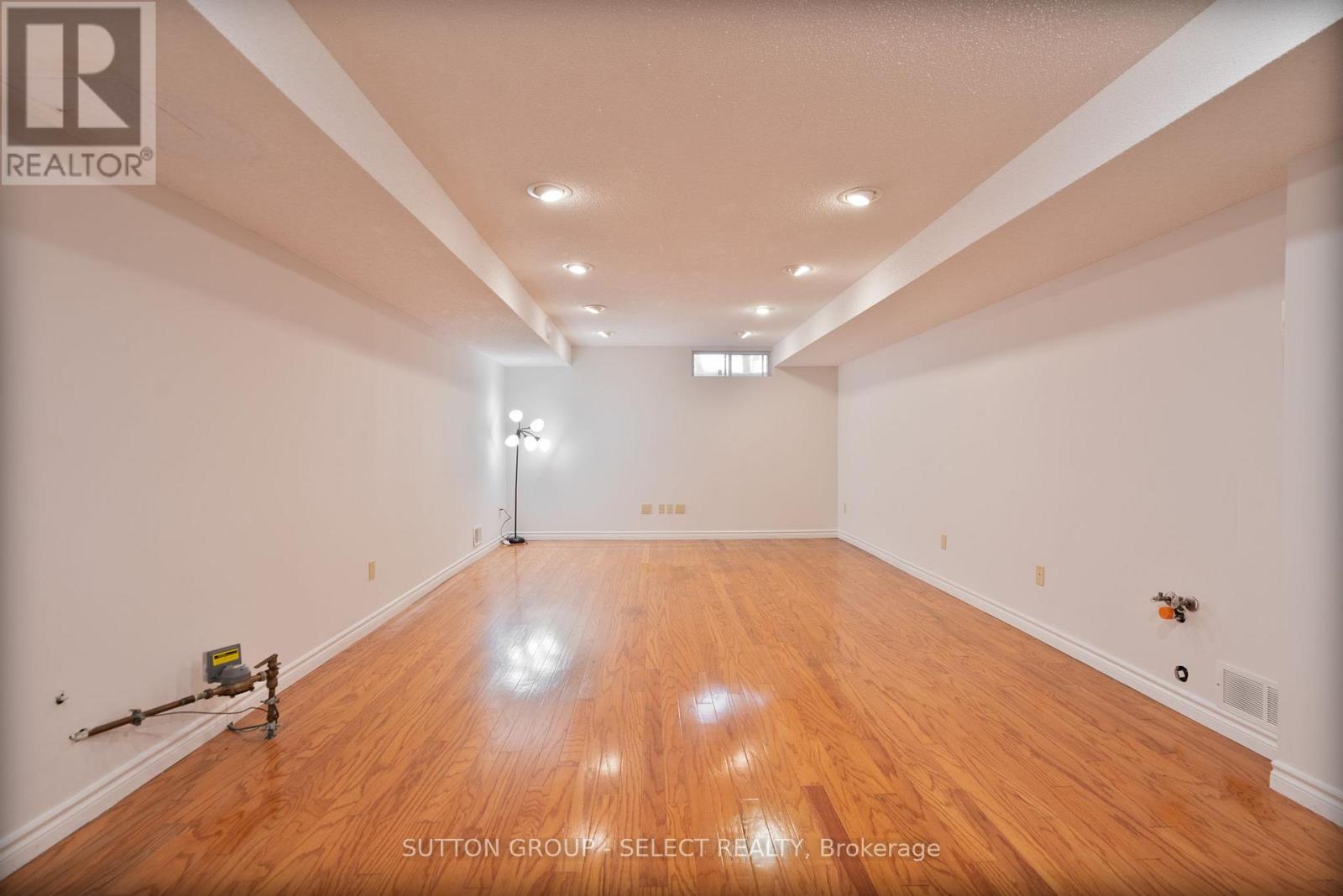 9 ULLSWATER CRESCENT - 32