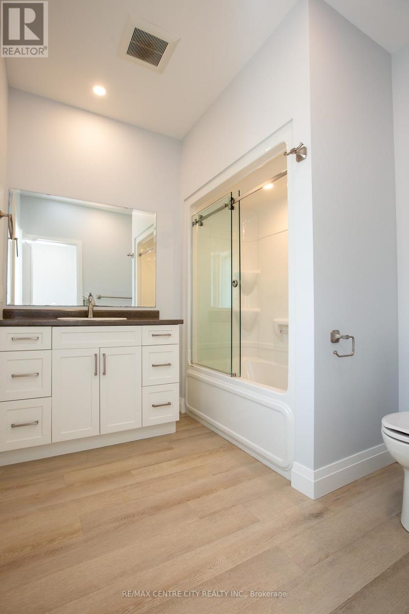 #21 275 JAMES STREET - Image 18