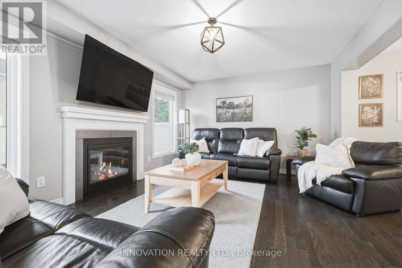 366 MEADOWBREEZE DRIVE - Image 12