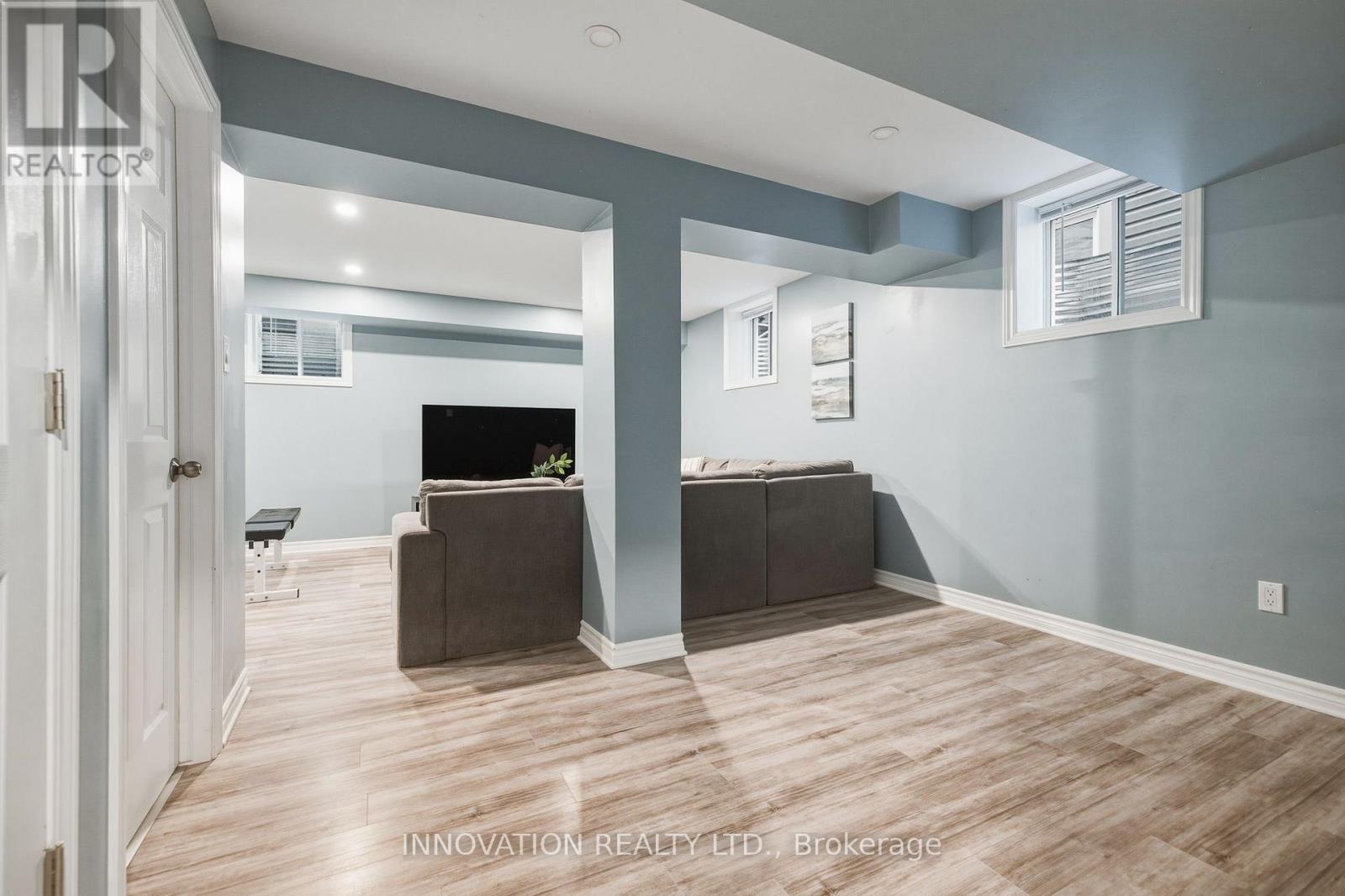 366 MEADOWBREEZE DRIVE - 31