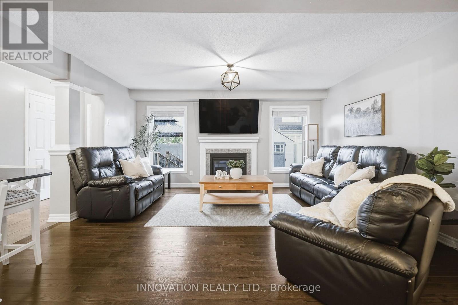 366 MEADOWBREEZE DRIVE - Image 9