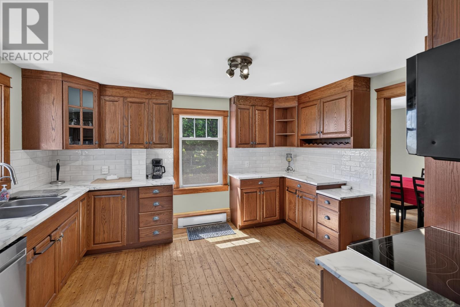 662-664 Long River Road - Image 12