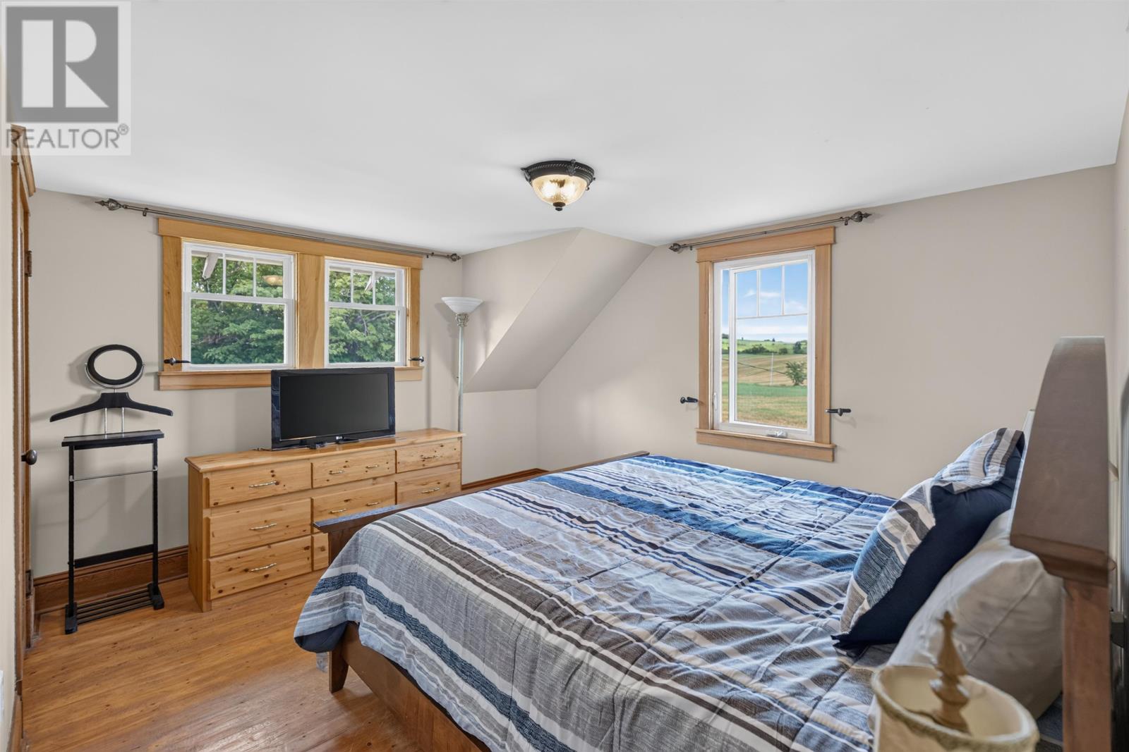 662-664 Long River Road - Image 17