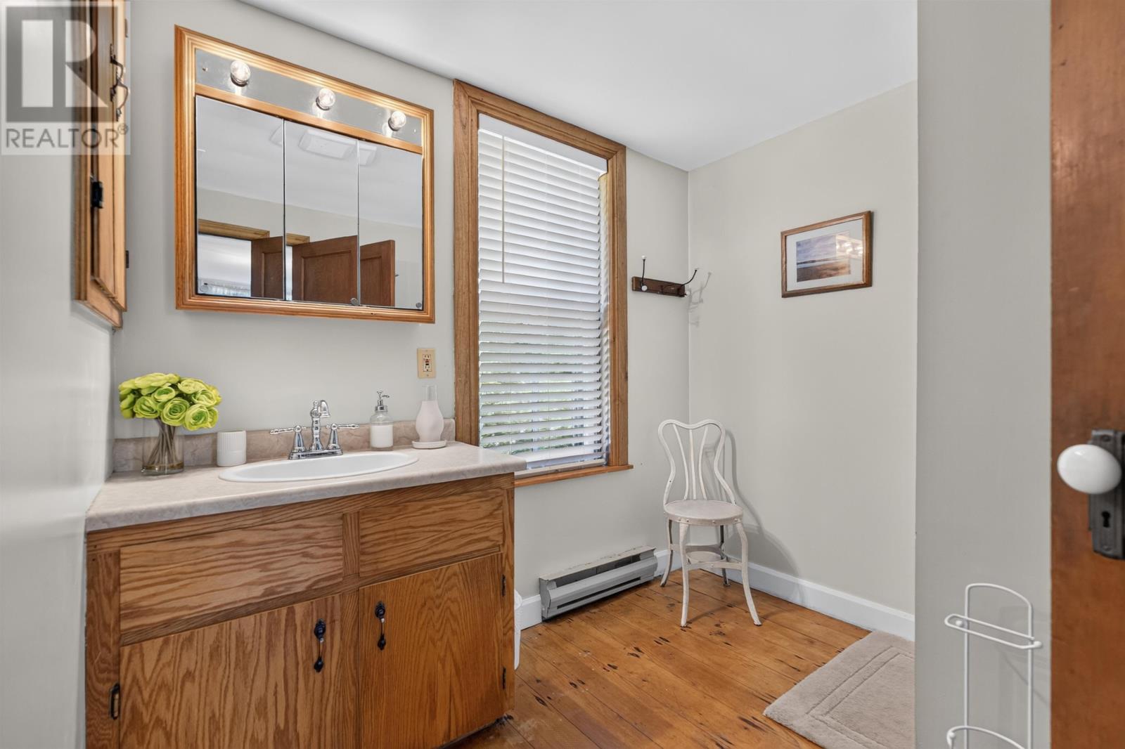662-664 Long River Road - Image 32