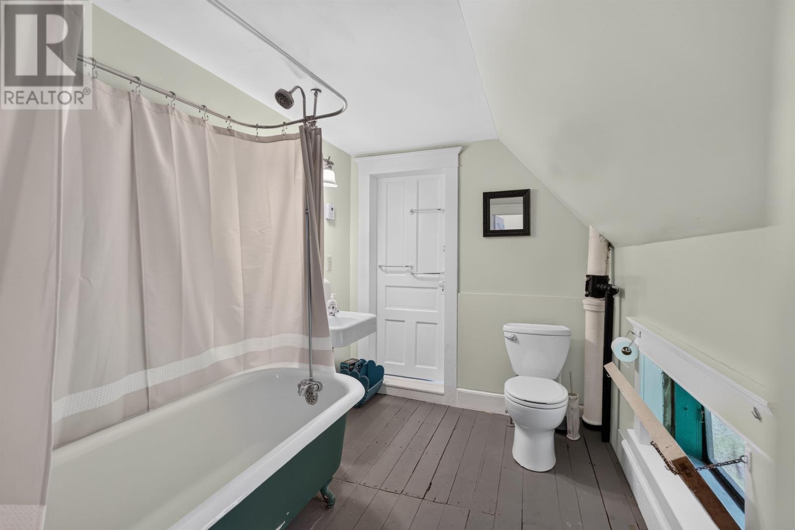 662-664 Long River Road - Image 44