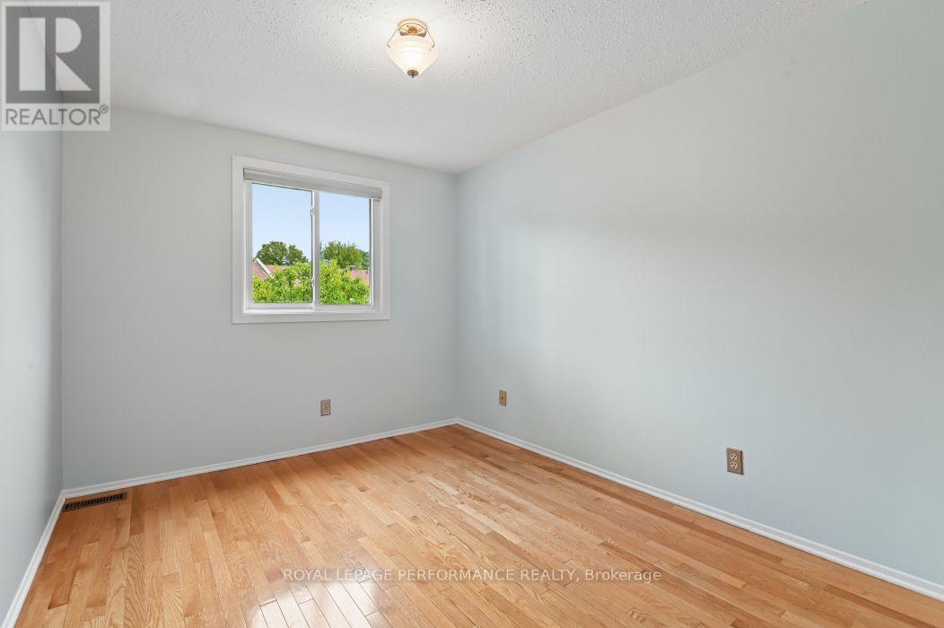 3 Bed, 2 Bath House for Sale in Ottawa – 9 – 402 MONTFORT STREET, Ottawa – MLS# X13722564 - Image 30