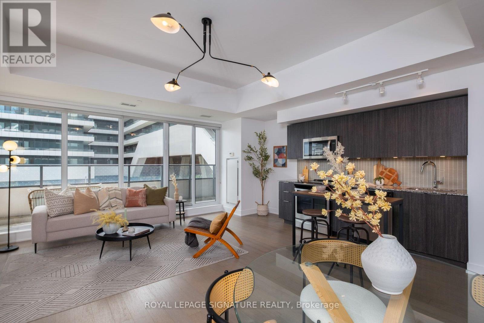 #230 30 SHORE BREEZE DRIVE - 11