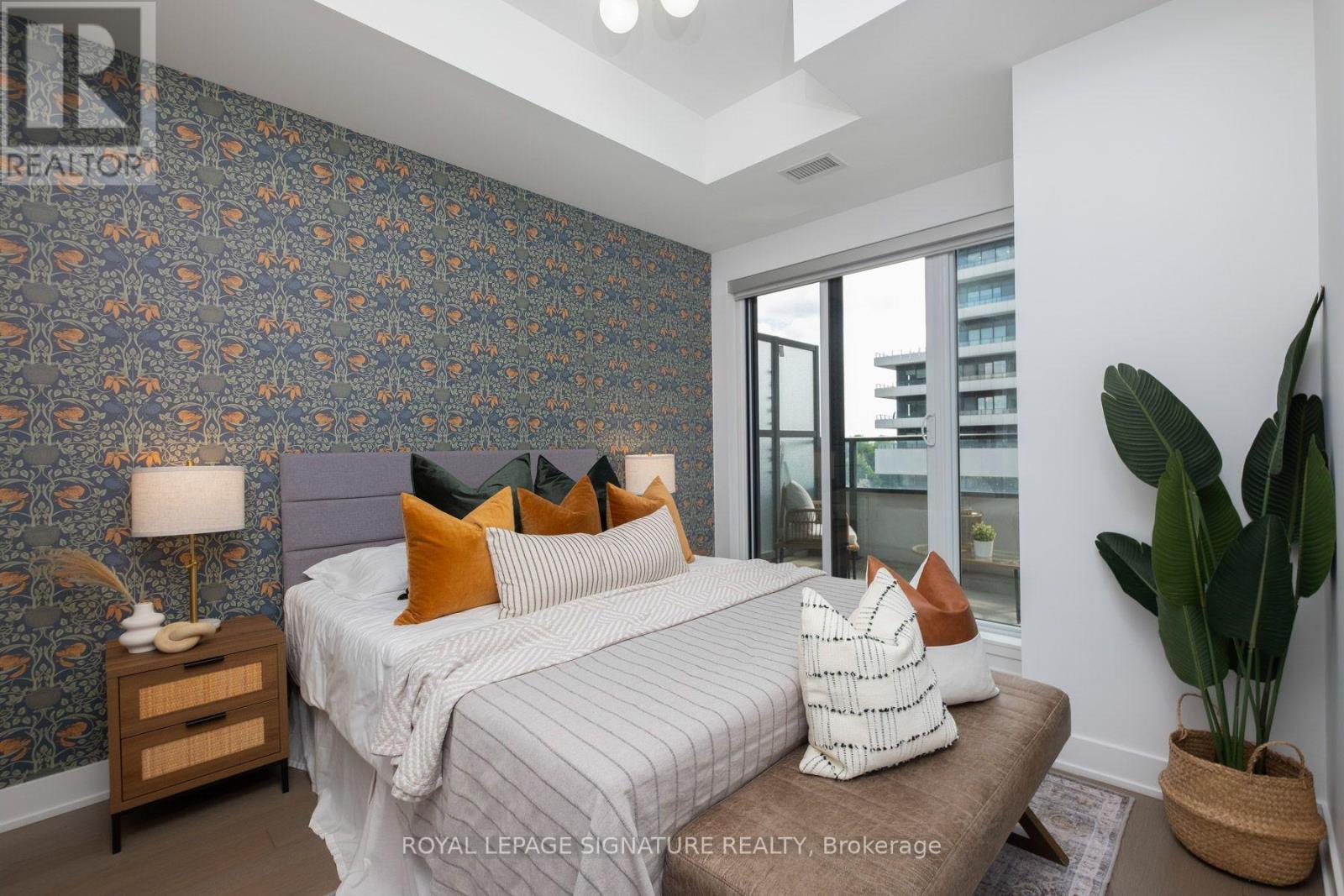 #230 30 SHORE BREEZE DRIVE - 13