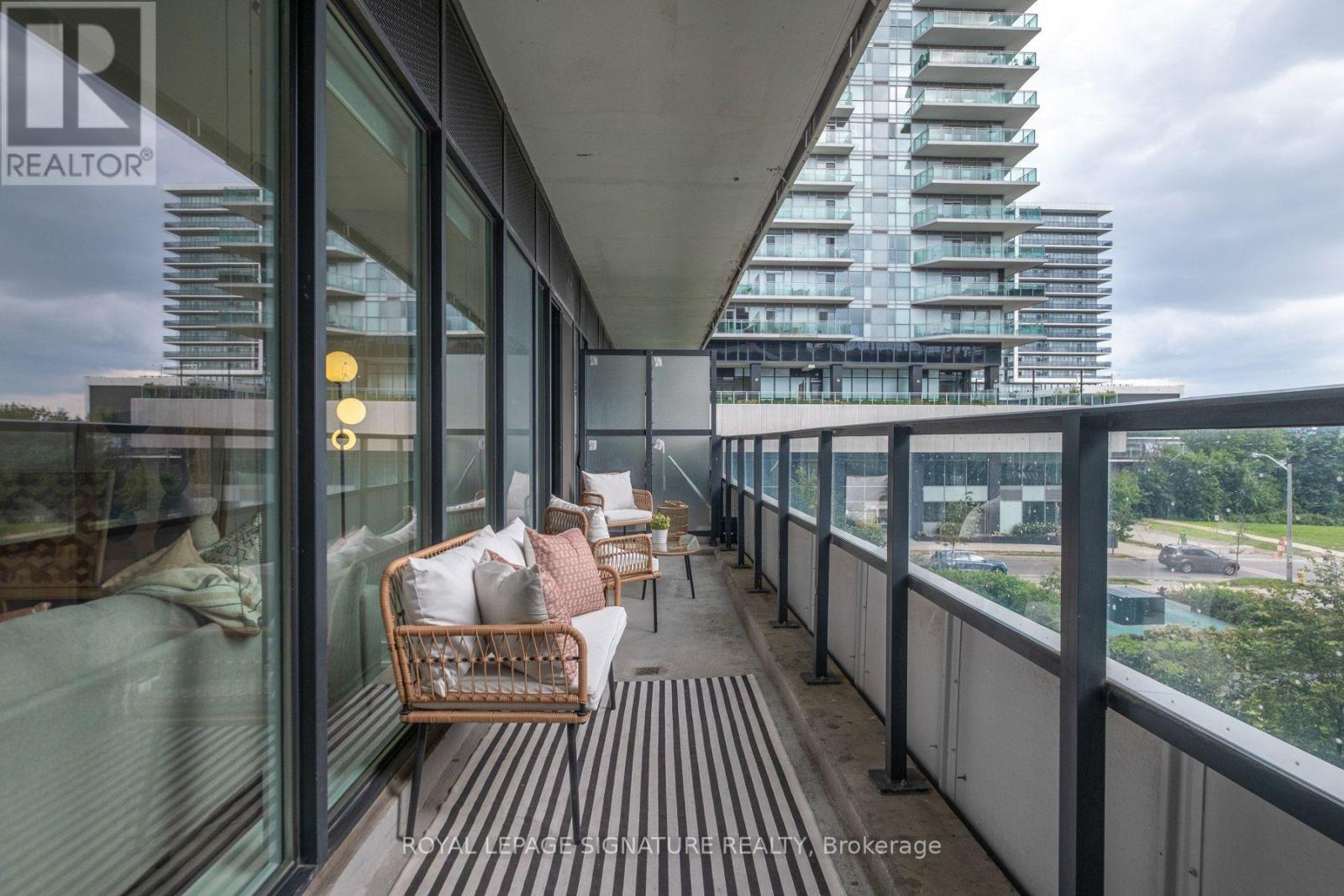#230 30 SHORE BREEZE DRIVE - 18