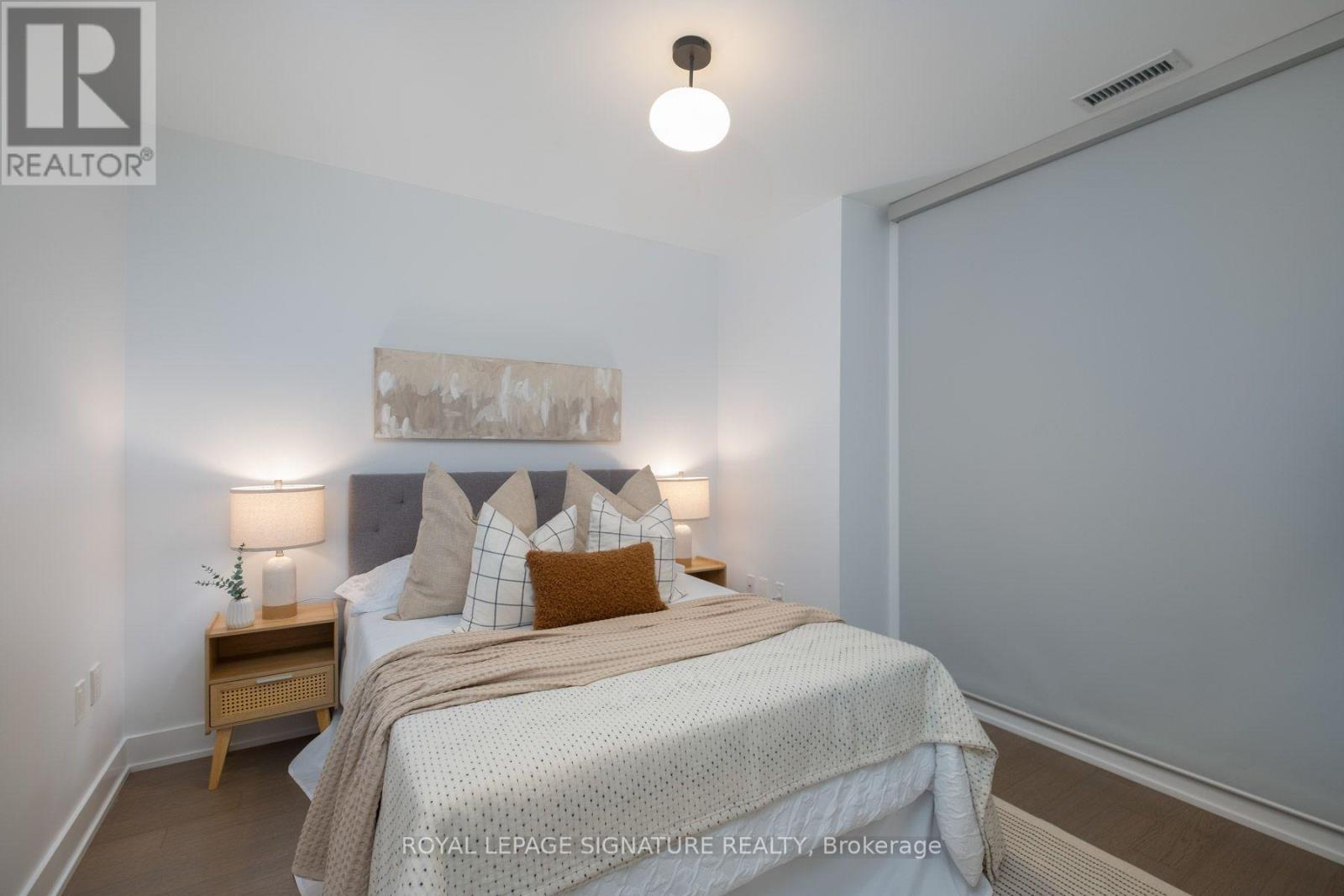#230 30 SHORE BREEZE DRIVE - 20
