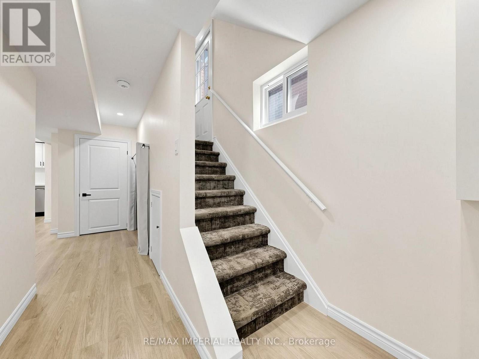 404 GLEN PARK AVENUE - Image 28